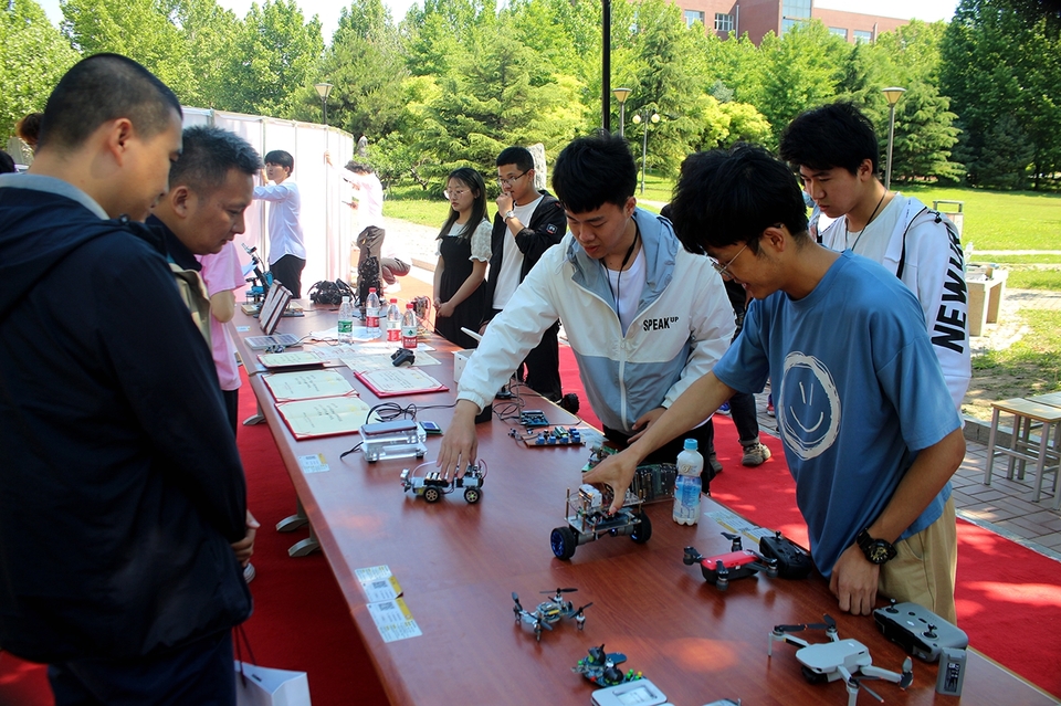 燕京理工学院第四届ICT文化节聚焦大数据产业发展