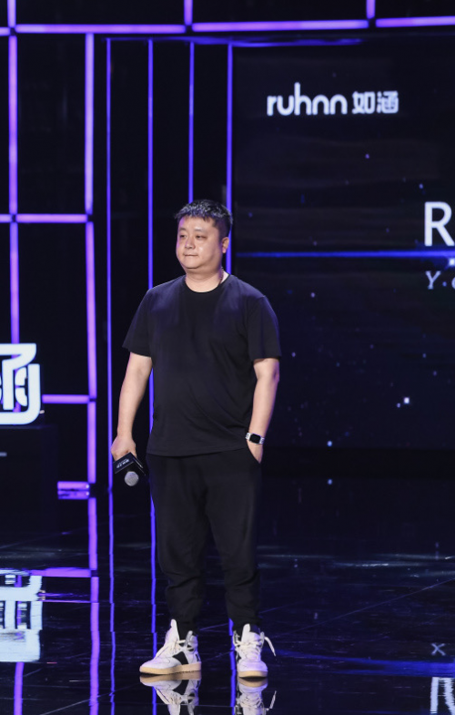 数字与时尚结合，如涵盛典点亮夜钱塘