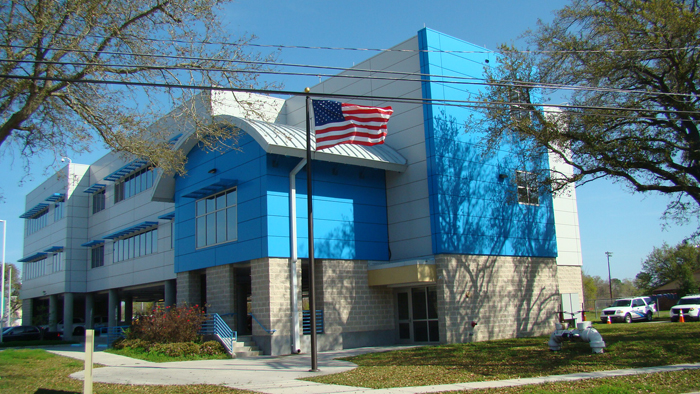 美国又现枪击案!一名警察夜间巡逻时身中数枪死亡