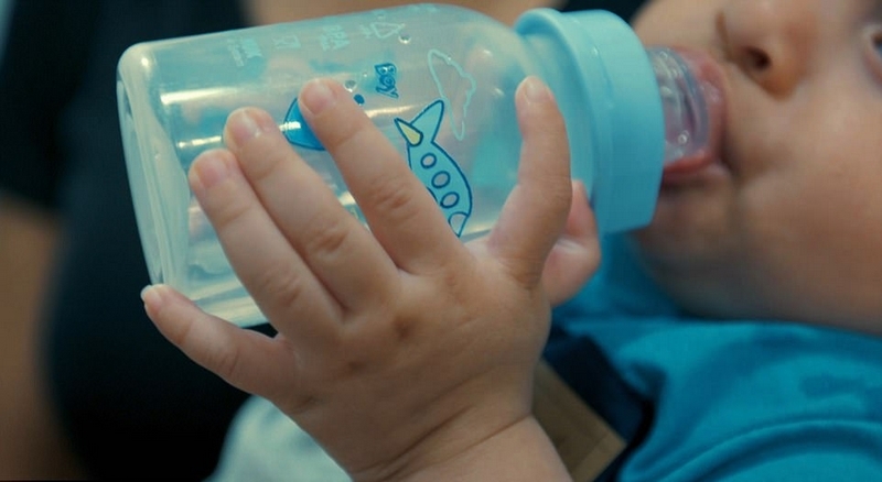 巴西“六指家族”迎小生命继承六指遗传