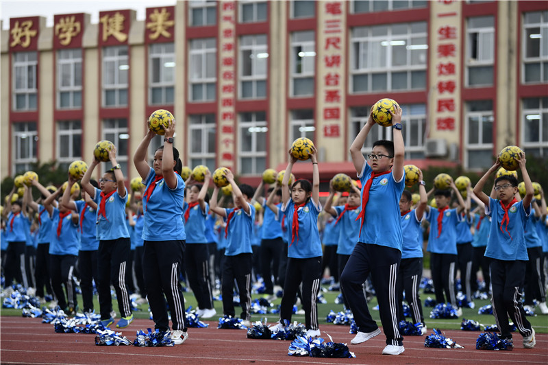 河北滦州：“课后服务”丰富学生课余生活