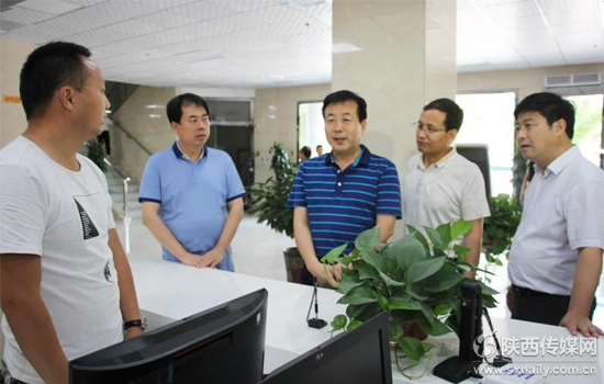 2017年6月,兴平市委书记张云哲在"市民之家"检查指导工作.