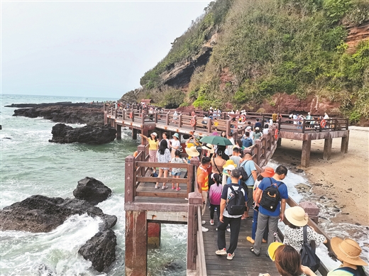 從“網紅”海島到5A級景區 ——解讀北海潿洲島南灣鱷魚山景區晉位密碼