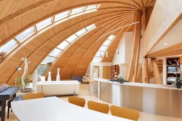 酷炫自转的UFO小木屋