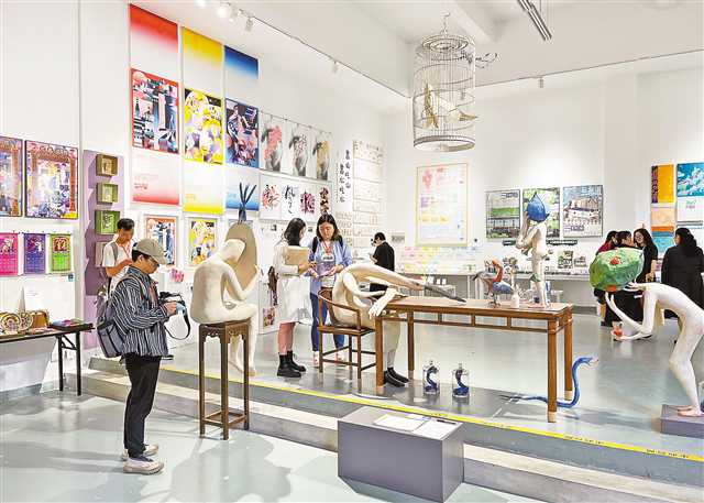 重慶：近萬件作品亮相川美畢業展