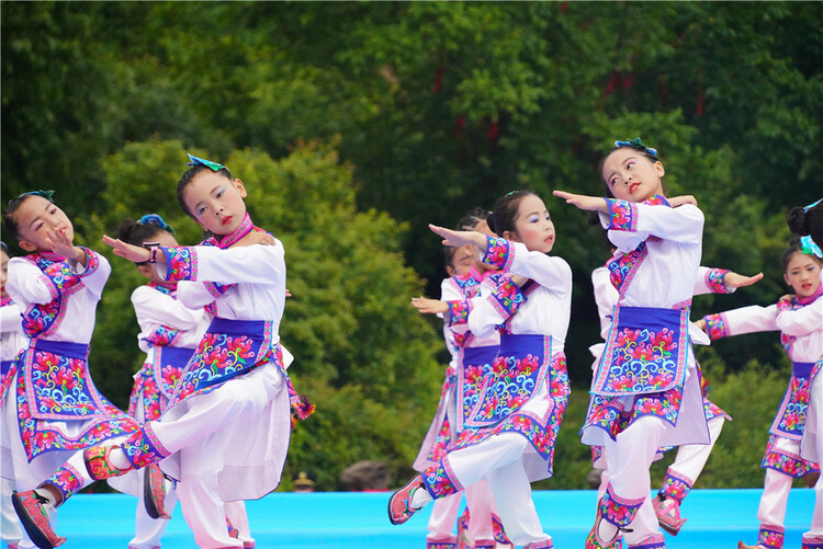 （轉載）文旅融合綻芳華 四川茂縣開展國家級非遺“瓦爾俄足”展演活動超吸睛