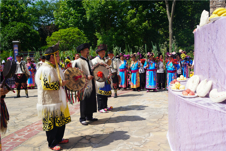 （轉載）羌族傳統祭祀活動引客來 四川茂縣熱熱鬧鬧迎佳節