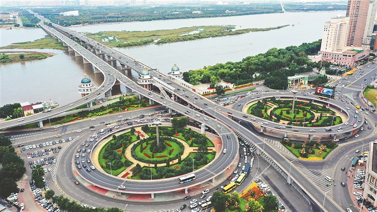 兩岸飛“虹”“橋”見繁榮