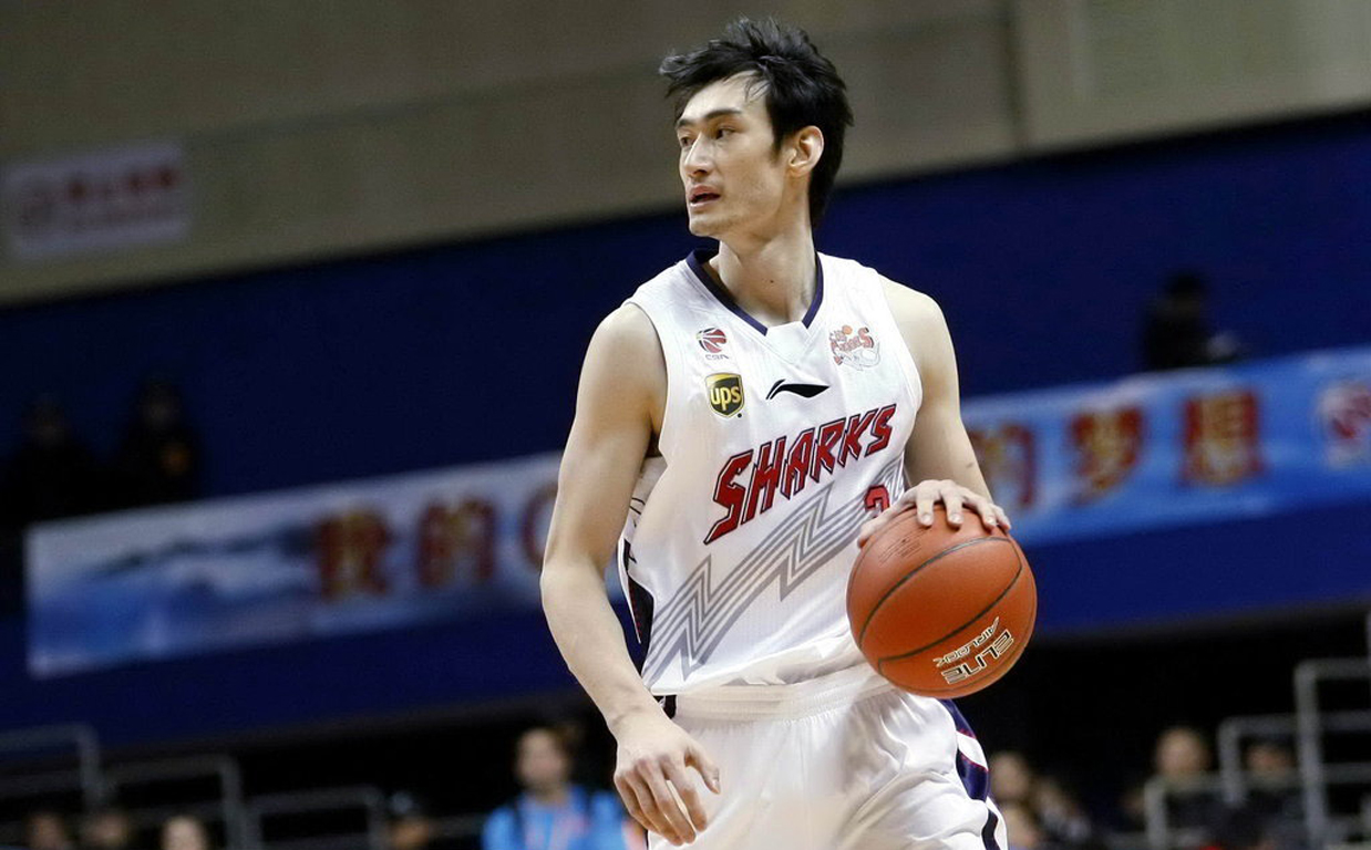 揭秘CBA学霸:2人清华3将海归 更衣室背单词 揭秘CBA学霸:2人清华3将海归 更衣室背单词