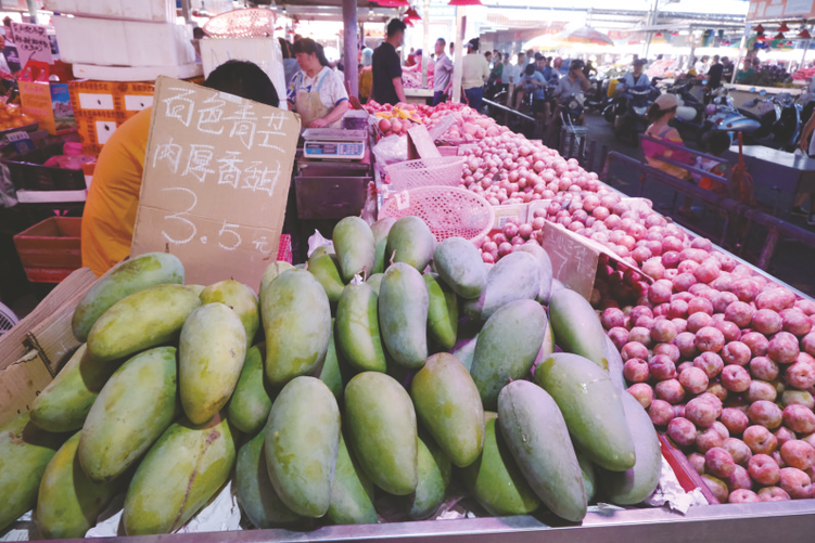 廣西本地産水果大規模上市 荔枝西瓜佔"C位"