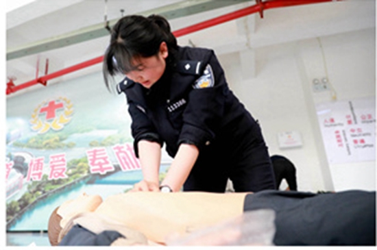 （供稿）贵州百名铁路民警成为红十字应急救护员_fororder_4