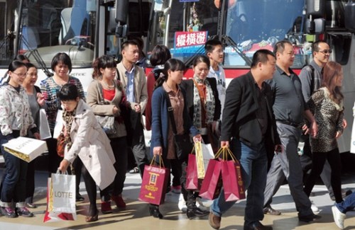 日媒：中国游客在日爆买转型 不买贵的只买对的