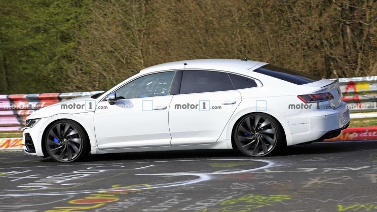 汽车频道【4月17日】【头条新闻红条】高尔夫R同款动力 曝大众Arteon R谍照