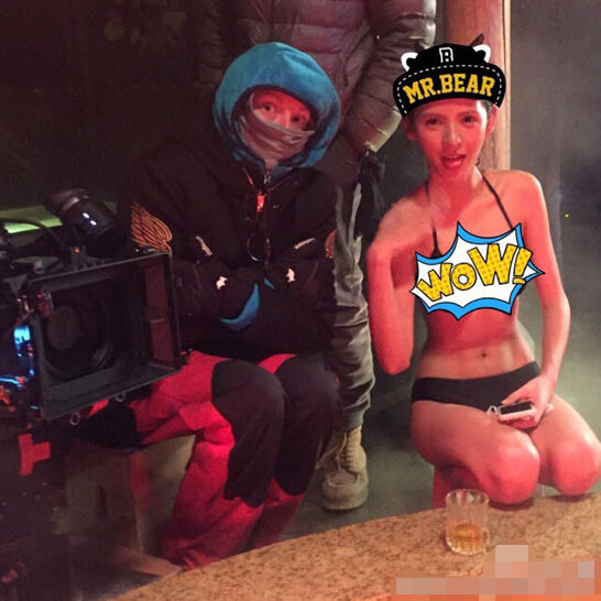 张予曦新片曝拍摄花絮 冬天穿比基尼被赞女战士