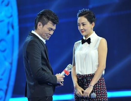 牛莉做客《明星同乐会》 演绎百变“莉”人