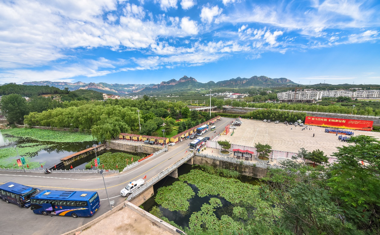 网络媒体革命老区行邢台市信都区前南峪村从穷山沟到太行明珠