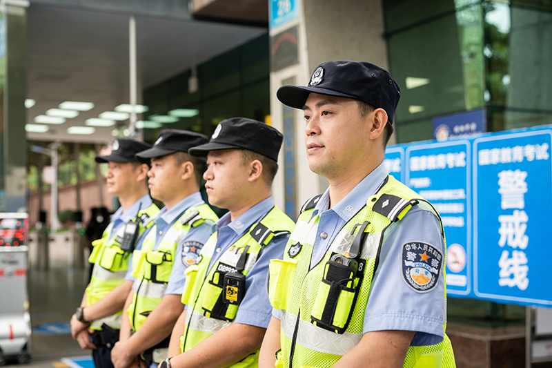 上阵父子兵：老徐与小徐并肩“战斗”为考生助力加油_fororder_微信图片_20210608103152