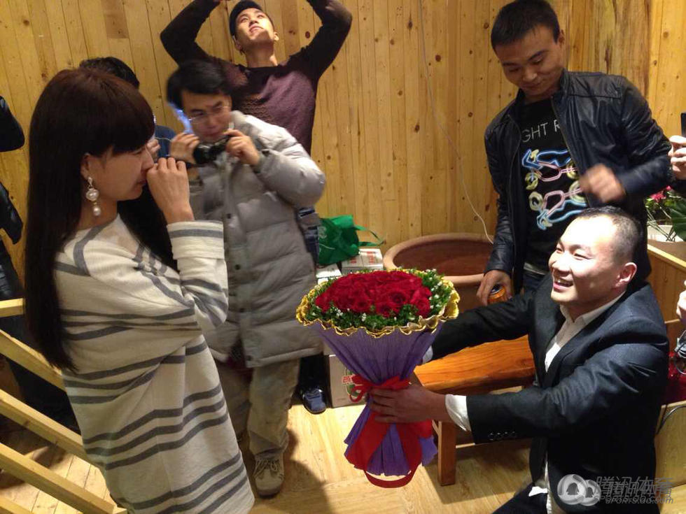 32岁搏击老将康恩大婚 妻子娇艳可人