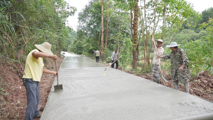 重慶銅梁:升級改造社級泥結石公路 打通群眾出行“最後一公里”_fororder_圖片3