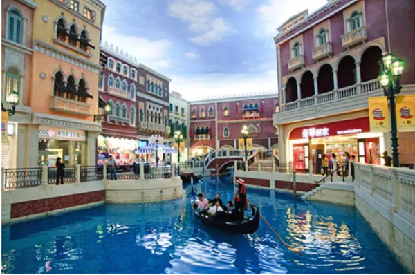 久久相随 拳聚孝心