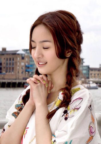 赵丽颖陈妍希林依晨 娃娃脸女明星谁最美?