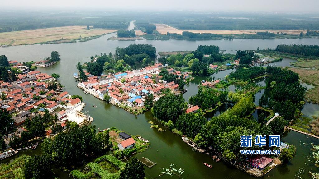 山东微山县：一人一船一邮路