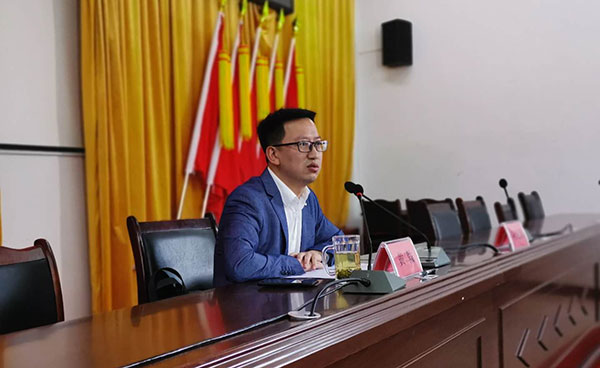 图片默认标题_fororder_筠连县纪委副书记黄毅授课图片-摄影-罗吉洪