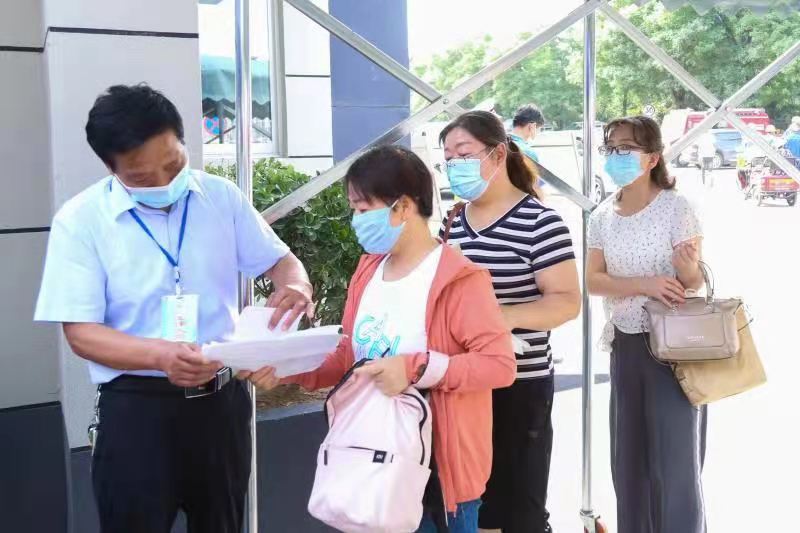 （转载）“追梦吧！我们为你护航！” 国际港务区全力做好保障工作 助力考生顺利完成高考