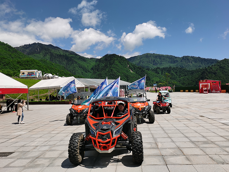成都：2021西岭雪山滑草避暑节正式启幕_fororder_强悍的ATV-摄影-田睿
