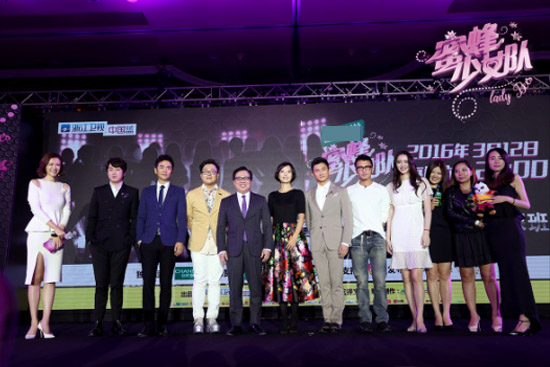 《蜜蜂少女队》两教头全情投入 为少女操碎心