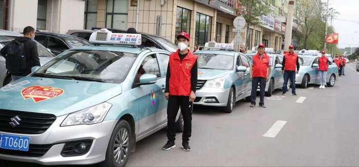 [청취자 내신] 대학입시에 자원 봉사에 나선 북산가두 뢰봉반_fororder_微信图片_20210607161046