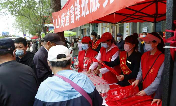 [청취자 내신] 대학입시에 자원 봉사에 나선 북산가두 뢰봉반_fororder_微信图片_20210607161035