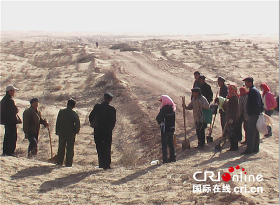 （世界环境日·绿满中国）三代人，70年，沙漠绿洲……_fororder___172.100.100.3_temp_9500049_1_9500049_1_1_0f39f091-2d1b-4eb2-9a9c-3826da459f4c