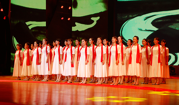 宜宾市翠屏区庆祝中国共产党成立100周年文艺汇演举行_fororder_演出现场-摄影-高学兵2