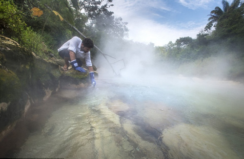 地理学家在亚马逊发现神秘河 河水终年沸腾(组图)