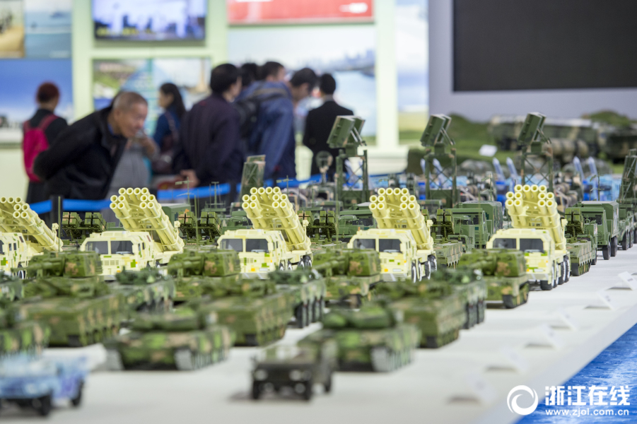 “砥砺奋进的五年”大型成就展振奋人心