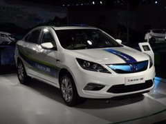 10月19日上市 长安逸动EV300正式亮相