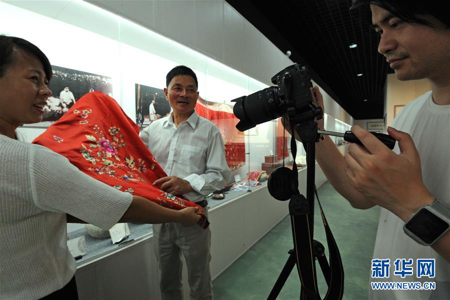 浙江湖州蚕农创办丝绸文化博物馆