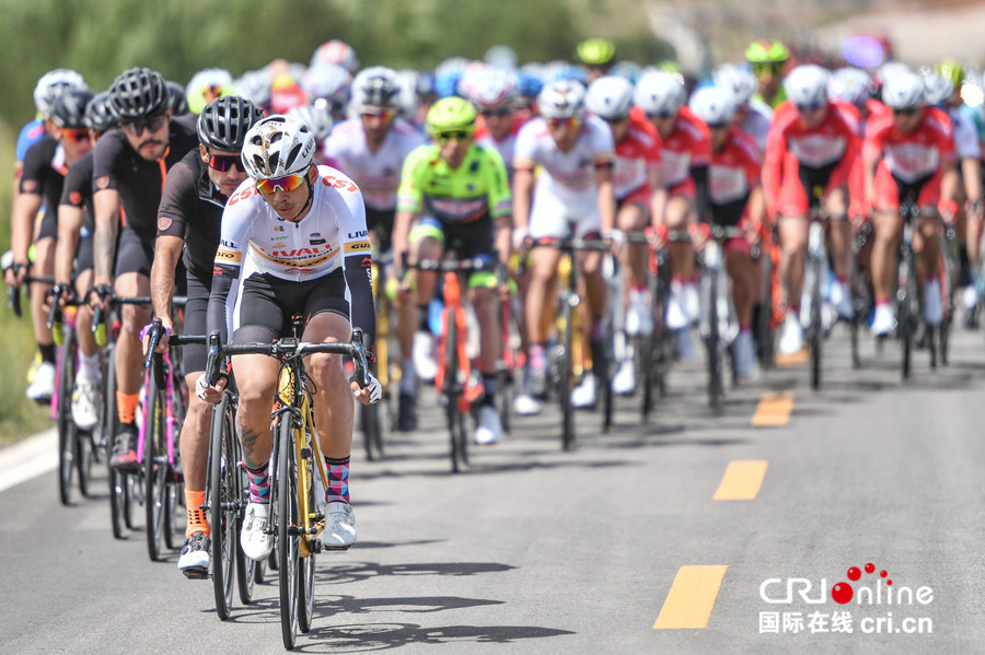 （可以加水印）原创【焦点图】【CRI看山西-列表】【三晋大地-太原】【首页标题】张政夺环太原国际公路自行车赛第二赛段亚军 【内容页标题】中国车手张政夺环太原国际公路自行车赛第二赛段亚军