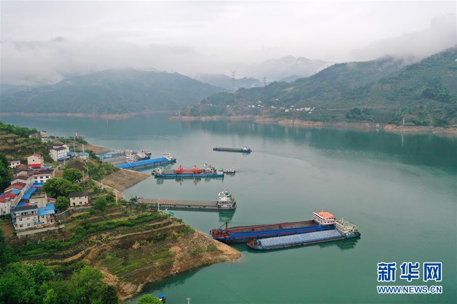 三峡水域货运加快恢复