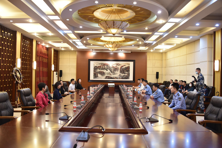 黑龙江中医药大学革命传统教育基地在空军哈尔滨飞行学院揭牌