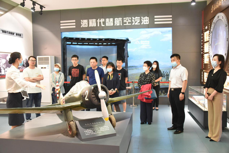黑龍江中醫藥大學革命傳統教育基地在空軍哈爾濱飛行學院揭牌