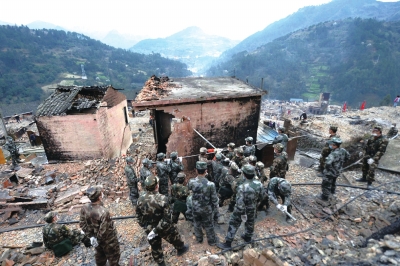 贵州苗寨大火烧毁60栋房屋 村里消防栓内无水