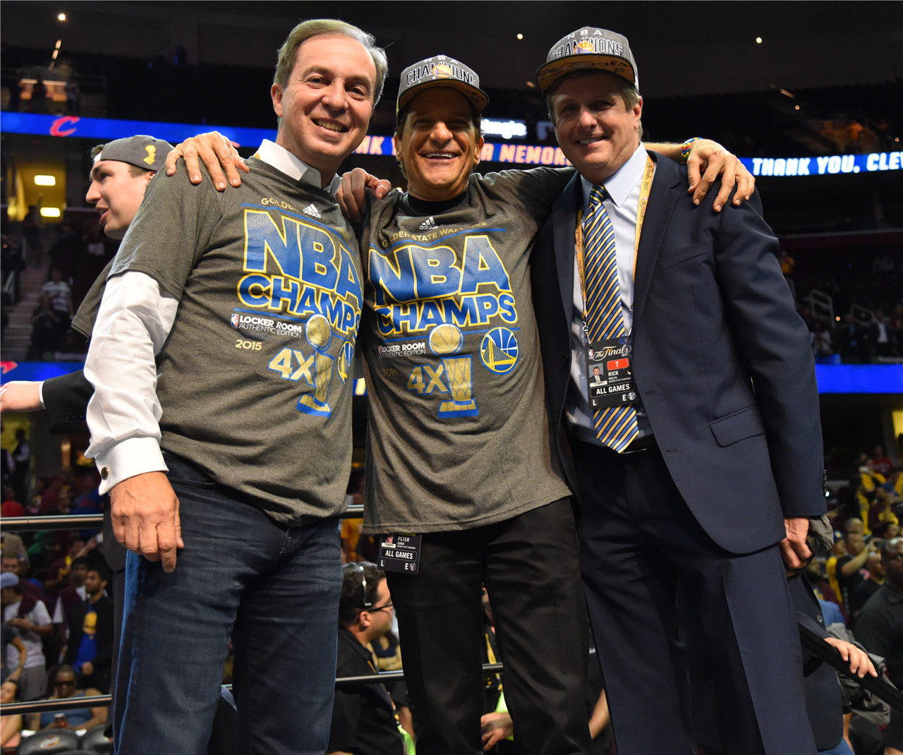 惊曝浓眉约炮GAY男被拍照 遭对方敲诈勒索