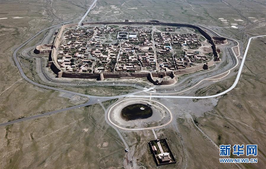 航拍甘肃白银“永泰龟城”