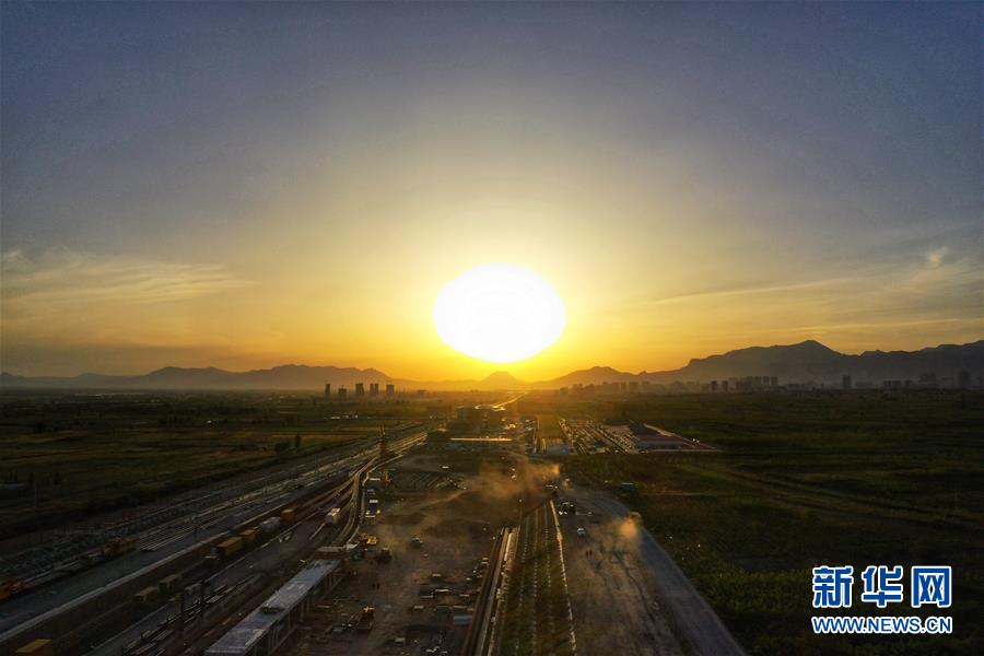 京张高铁怀来站主体工程完工