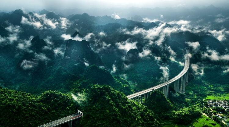 沿着高速看中国|美丽高速带富边境小城