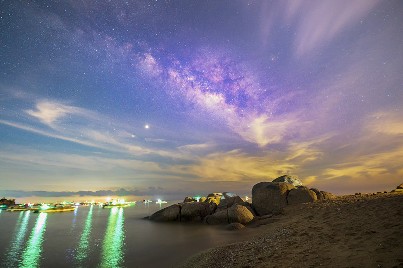 广西钦州三娘湾：海滩奇石映银河