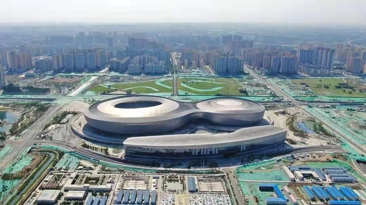 （转载）四川省香港商会企业家走进凤凰山体育公园 畅谈眼中的新成都