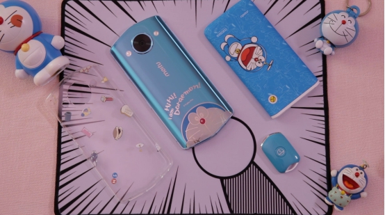 美图M8s四大动漫联名限量版 哆啦A梦版抢先开箱